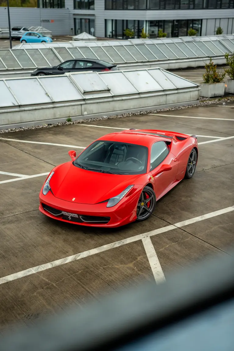 Ferrari 458 Italia erhöhte vordere Dreiviertelansicht