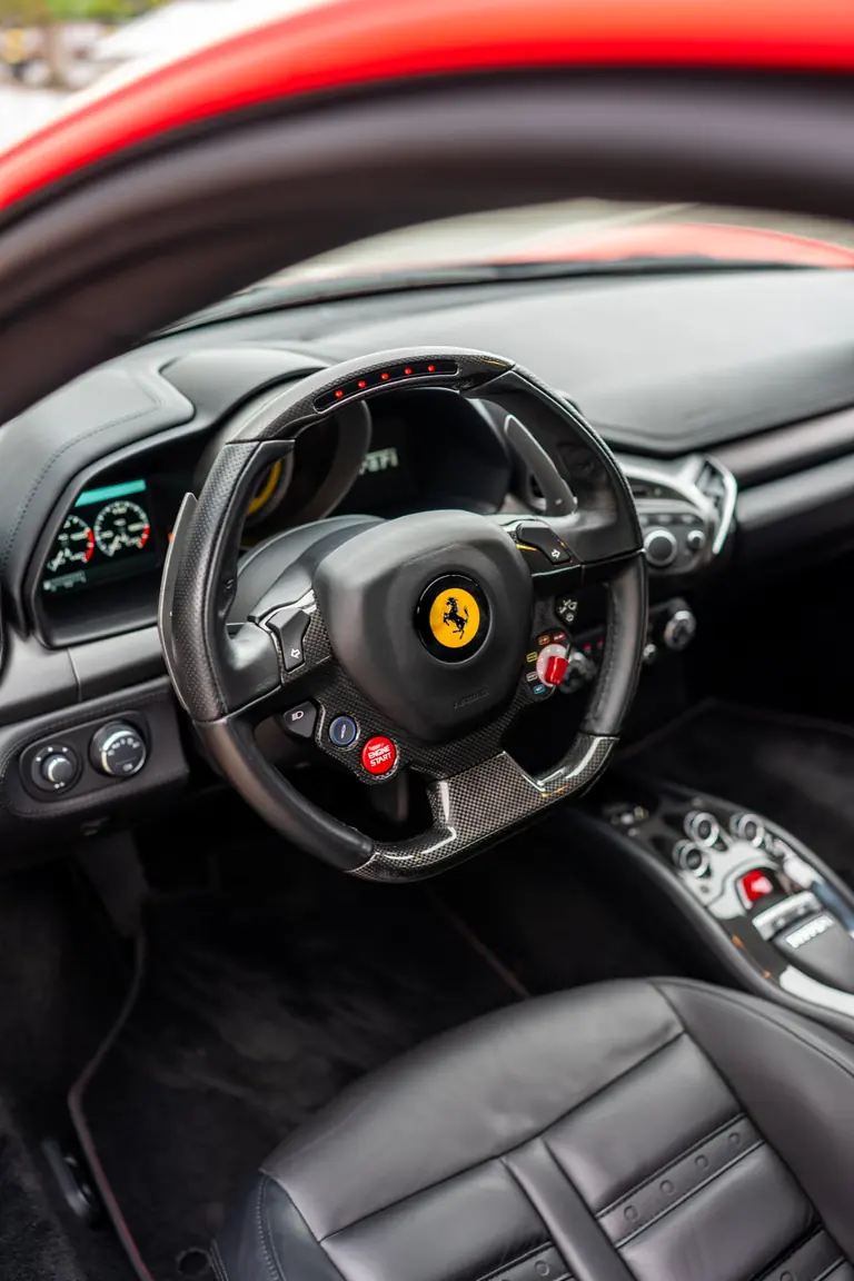 Ferrari 458 Italia Lenkrad-Interieur